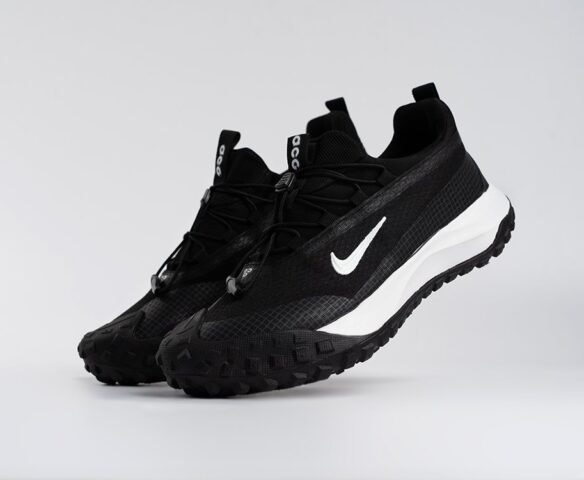 Nike ACG Mountain Fly Low black-white Nike ACG Mountain Fly Low black-white