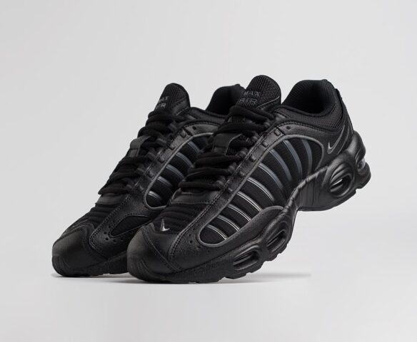 Nike Air Max Tailwind IV Черные 45730 Nike Air Max Tailwind IV Черные 45730